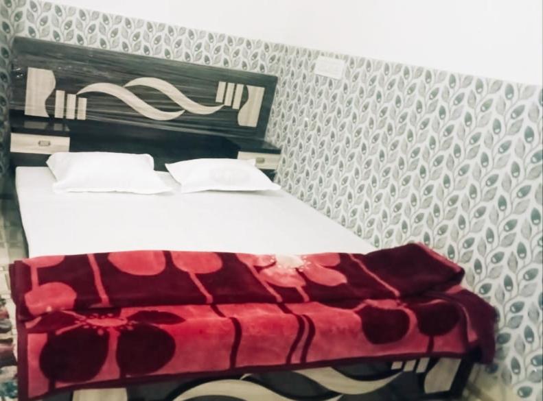 Nirmala Sadan Home Stay Ayodhya Dham מראה חיצוני תמונה