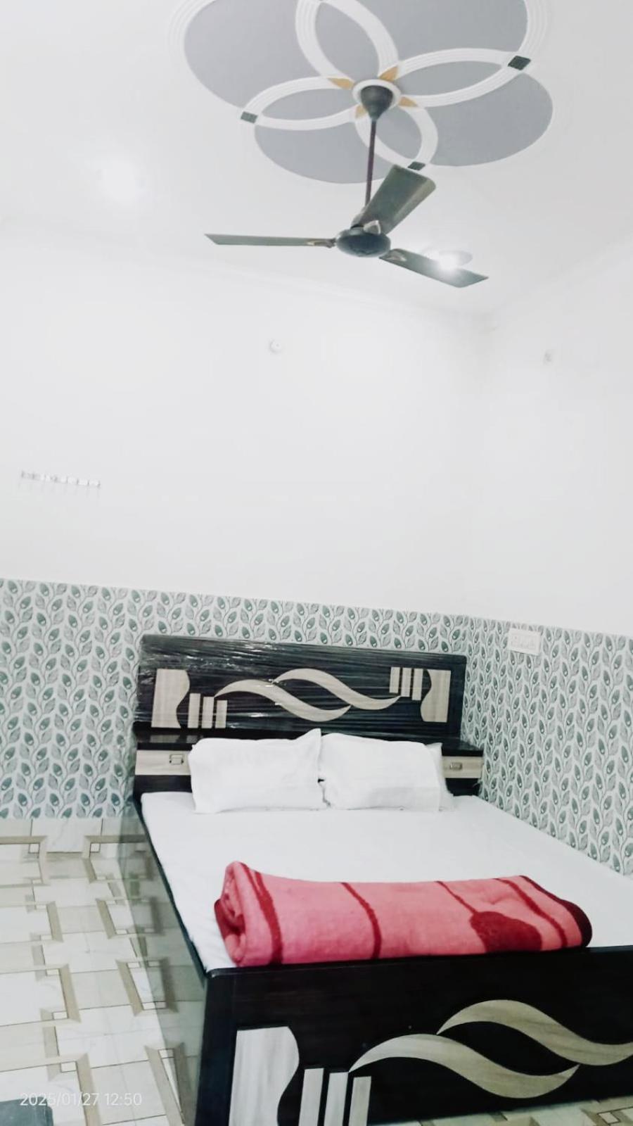 Nirmala Sadan Home Stay Ayodhya Dham מראה חיצוני תמונה